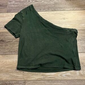 NWOT single shoulder cropped tee